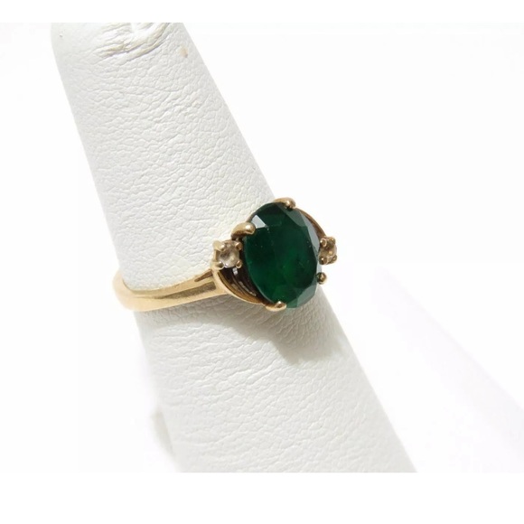 ♥️10K yellow gold emerald ring with cz accents♥️ - Picture 10 of 12